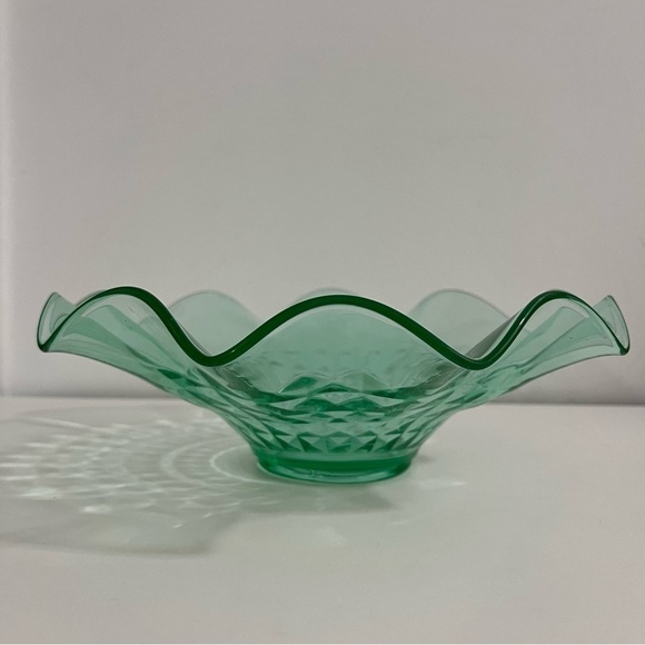 VTG Depression Uranium Vaseline Glass Fluted Ruffled Rim Centerpiece 13"x13"x4" - Picture 5 of 10